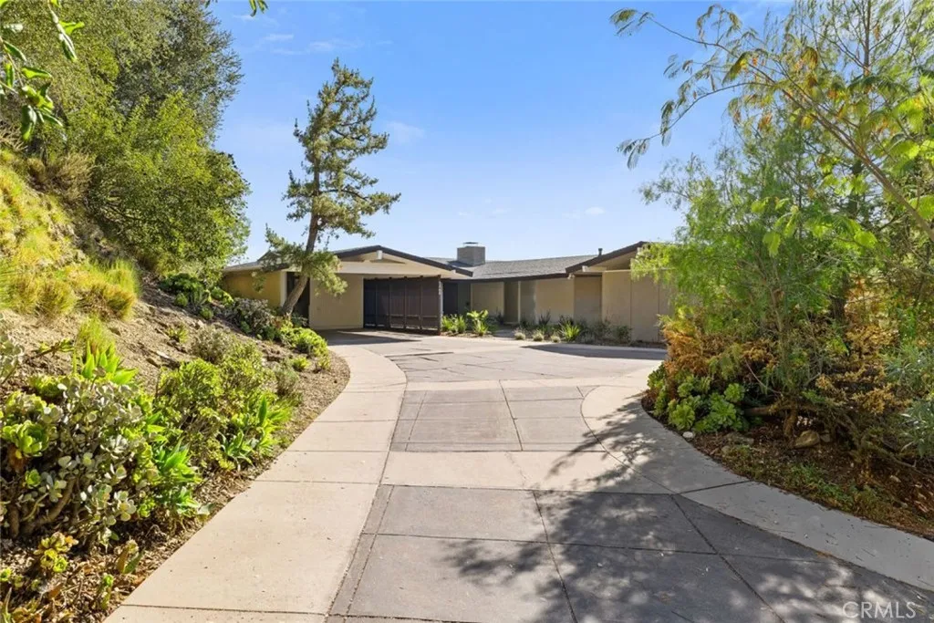 5260 Gould Avenue, La Canada Flintridge, California 91011 home-pic-3